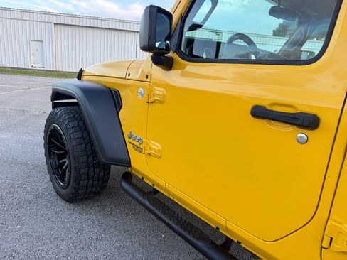 Used 2019 Jeep Wrangler 4WD Unlimited Sport image 62