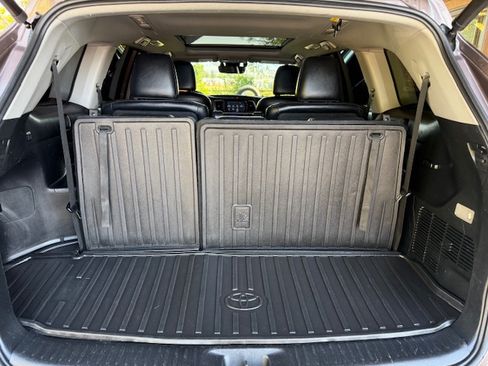 Used 2018 Toyota Highlander Limited Platinum image 18