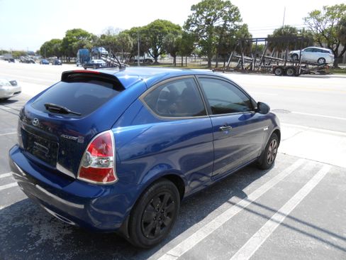 Used 2010 Hyundai Accent GL image 5