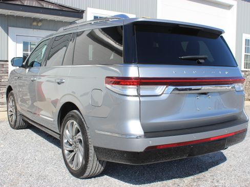 Used 2023 Lincoln Navigator 4WD Reserve image 6