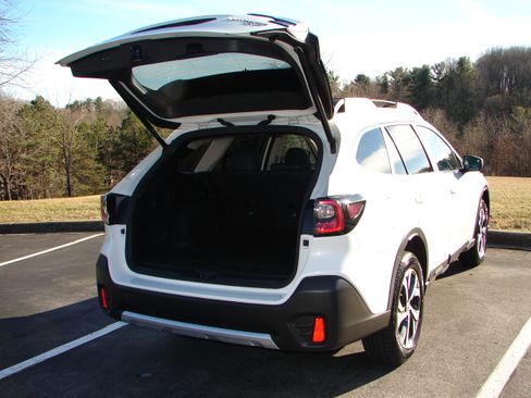 Used 2021 Subaru Outback Limited XT image 8