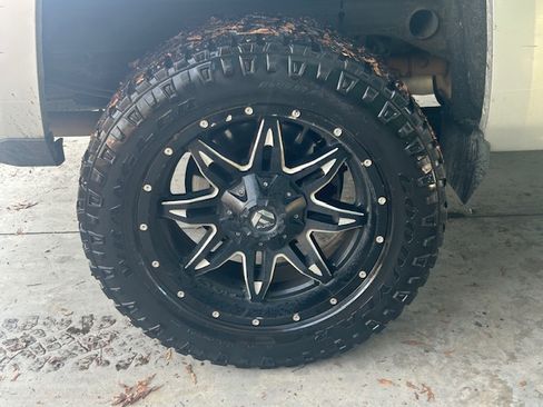 Used 2015 Chevrolet Silverado 1500 LT image 25