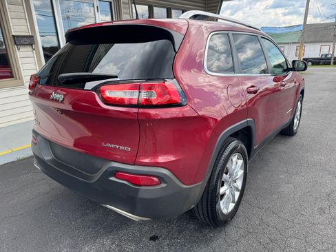 Used 2017 Jeep Cherokee 4WD Limited image 6
