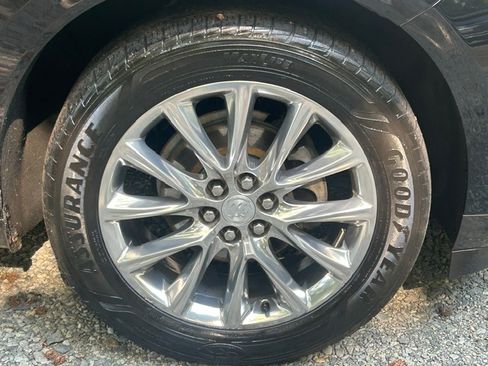 Used 2018 Buick Enclave FWD Premium image 35
