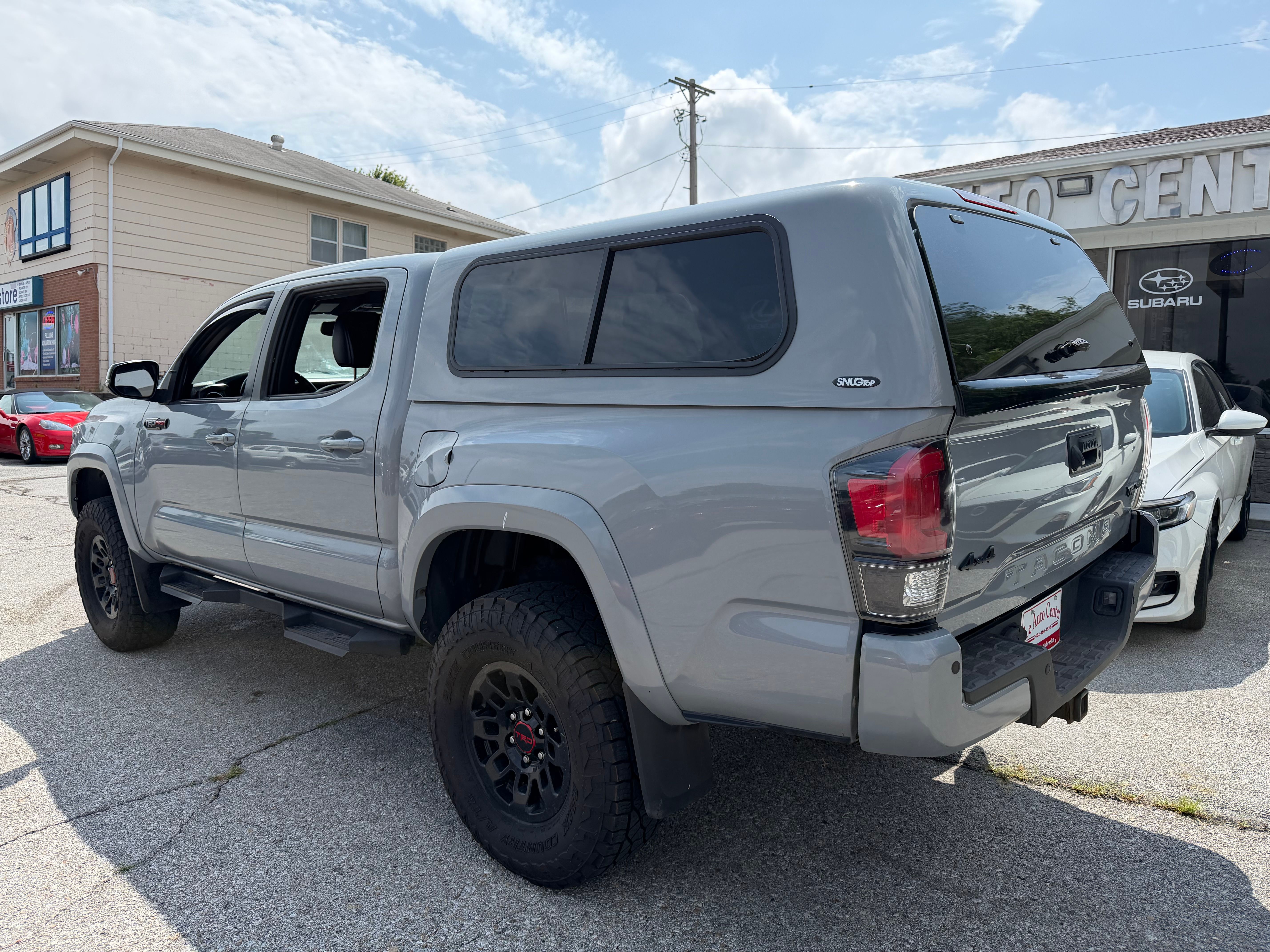 Used 2017 Toyota Tacoma 4x4 Double Cab image 7