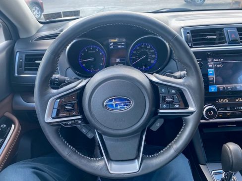Used 2018 Subaru Outback 3.6R Touring image 25