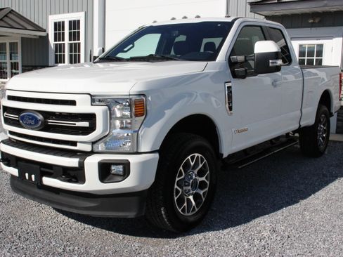 Used 2022 Ford F250 Lariat image 3