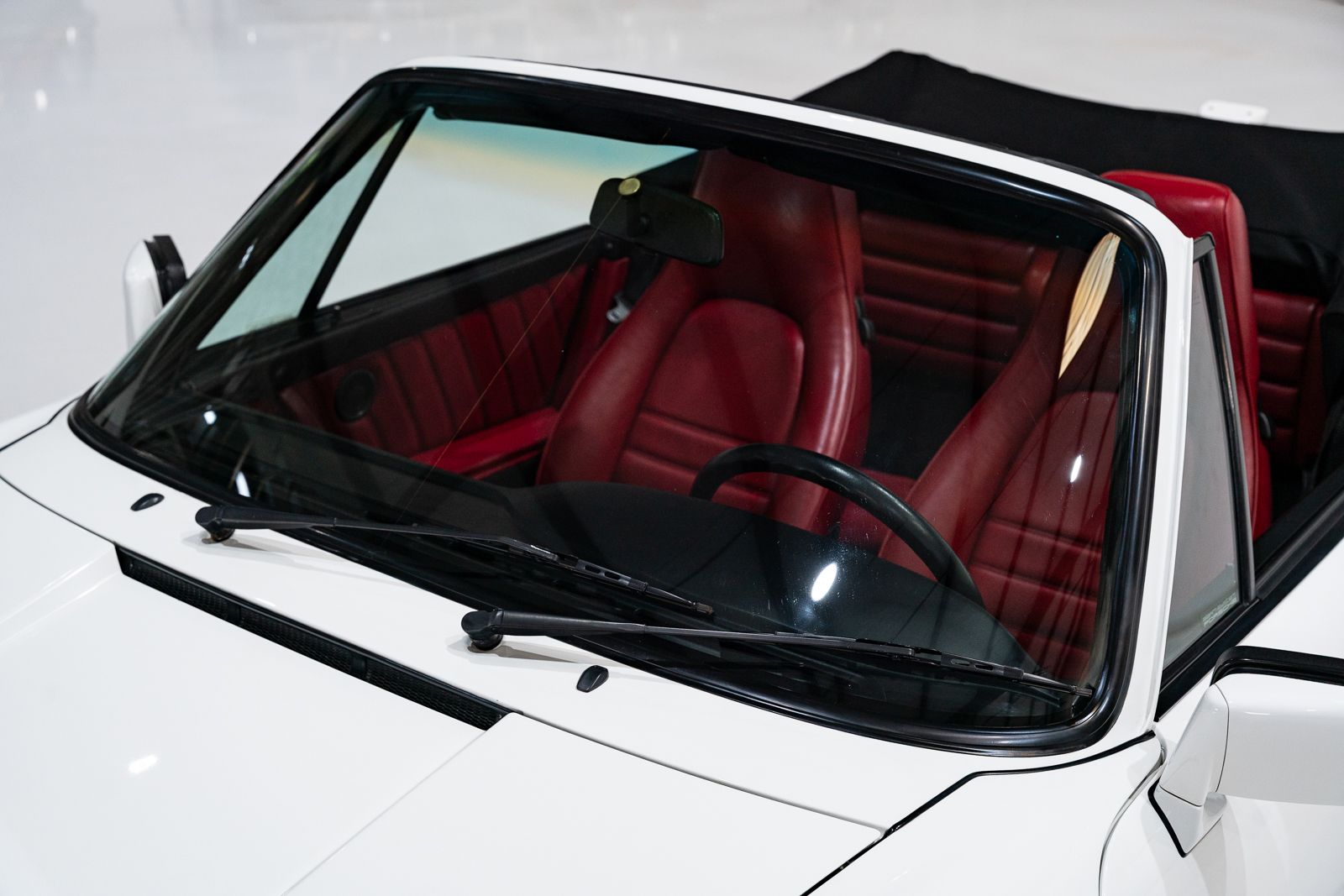 Used 1989 Porsche 911 Carrera Cabriolet RWD image 45