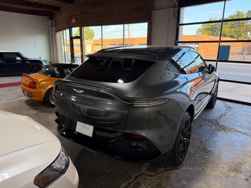 Used 2021 Aston Martin DBX AWD/4WD image 9