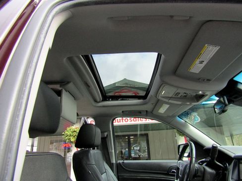 Used 2017 GMC Yukon SLT image 25