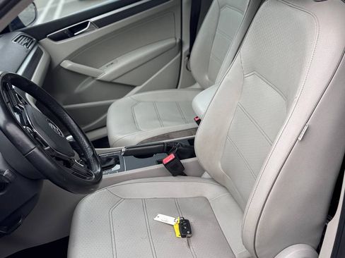 Used 2017 Volkswagen Passat 1.8T R-Line image 17