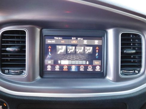 Used 2022 Dodge Charger SXT image 18