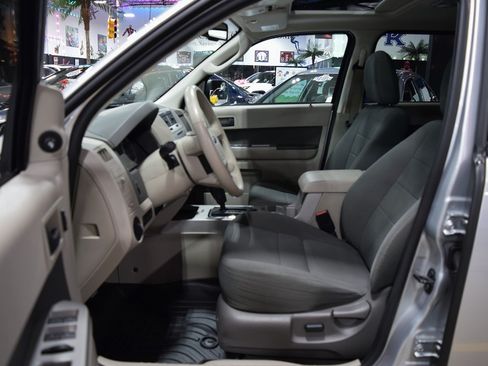 Used 2010 Ford Escape XLT image 16