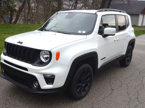 Used 2020 Jeep Renegade Altitude image 2