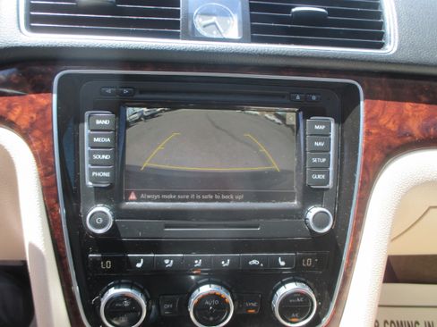 Used 2013 Volkswagen Passat 2.5 SEL FWD image 5