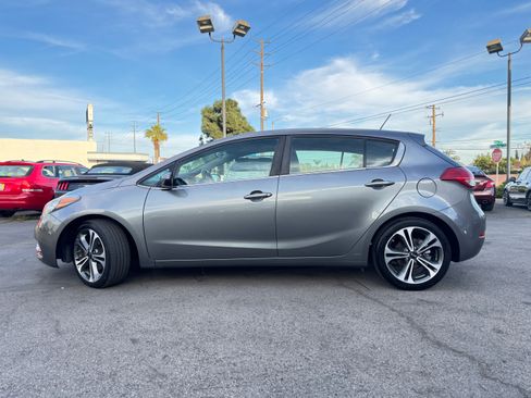 Used 2016 Kia Forte EX image 3