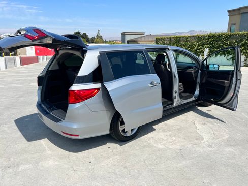 Used 2019 Honda Odyssey EX image 5
