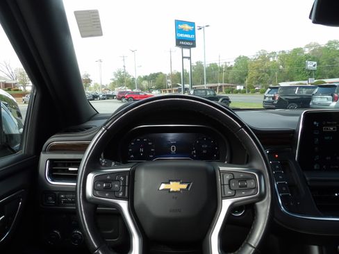 Used 2024 Chevrolet Tahoe Premier image 2