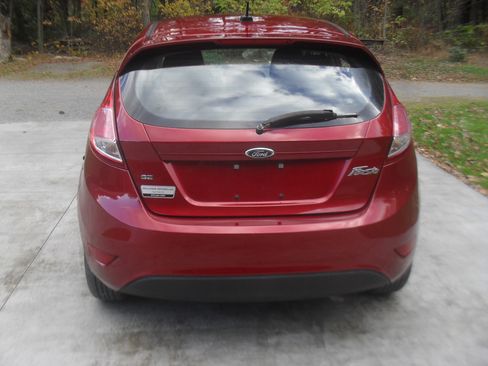 Used 2014 Ford Fiesta SE image 6