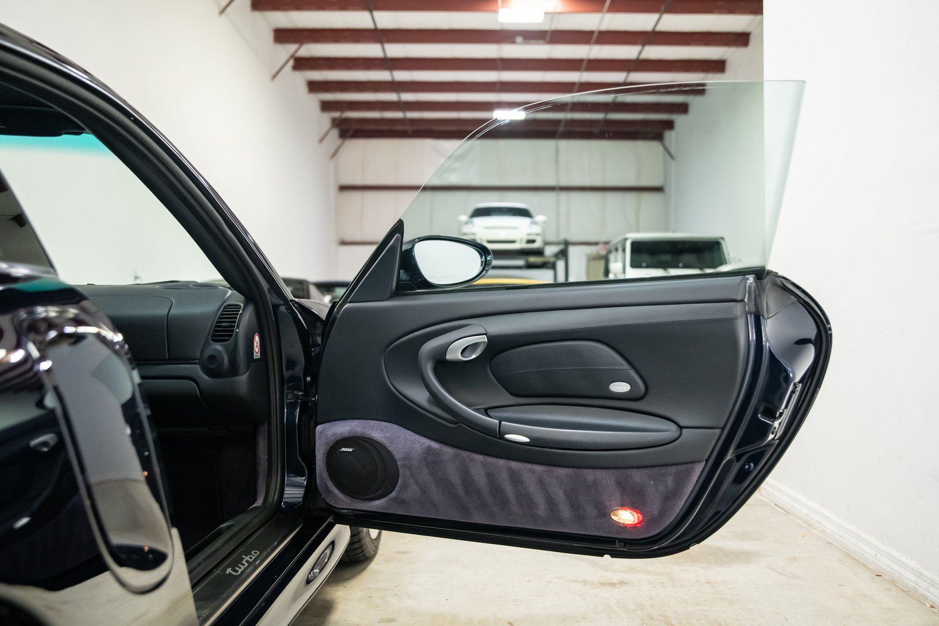 Used 2003 Porsche 911 Turbo AWD/4WD image 29