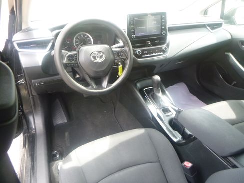 Used 2020 Toyota Corolla LE Sedan FWD image 14