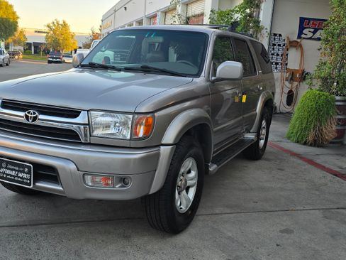 Used 2001 Toyota 4Runner Limited image 16