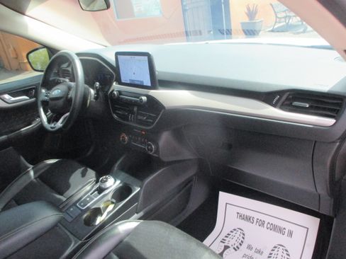 Used 2020 Ford Escape SE Sport image 5