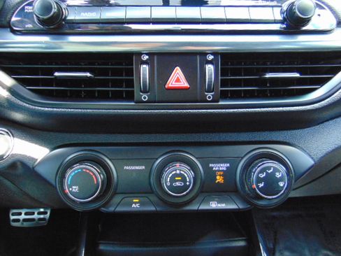 Used 2020 Kia Forte GT Line image 20