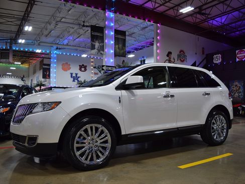 Used 2011 Lincoln MKX AWD w/ Elite Package image 12