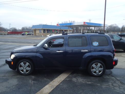 Used 2011 Chevrolet HHR LS image 8