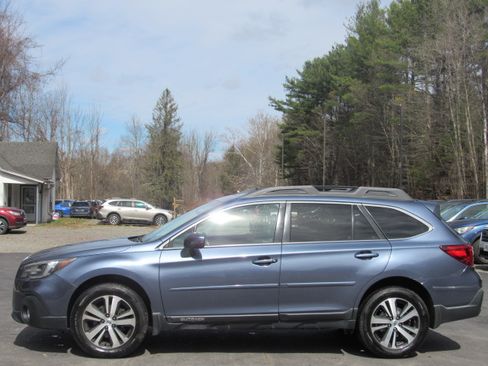 Used 2018 Subaru Outback 3.6R Limited image 3