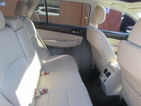 Used 2018 Subaru Outback 2.5i Limited image 16