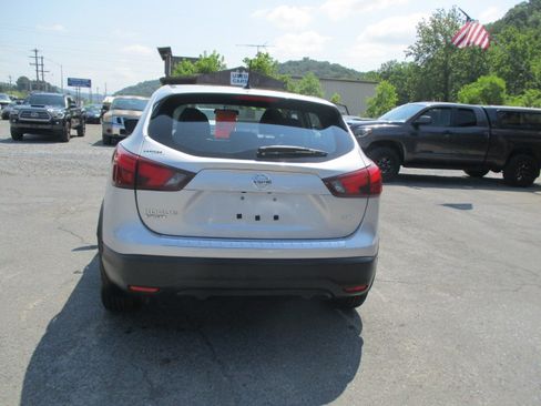 Used 2017 Nissan Rogue Sport S image 7