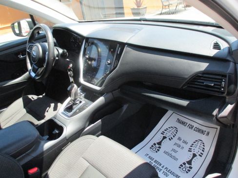 Used 2024 Subaru Outback Premium AWD/4WD image 9