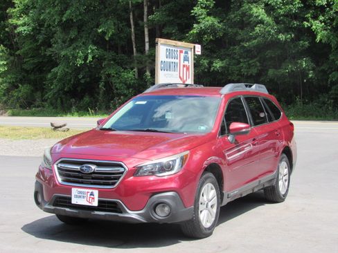 Used 2018 Subaru Outback 2.5i Premium AWD/4WD image 1