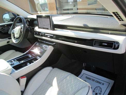 Used 2023 Lincoln Aviator AWD Black Label image 4