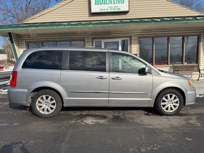Used 2016 Chrysler Town & Country Touring