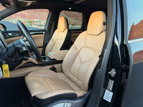 Used 2017 Porsche Cayenne S AWD/4WD image 13