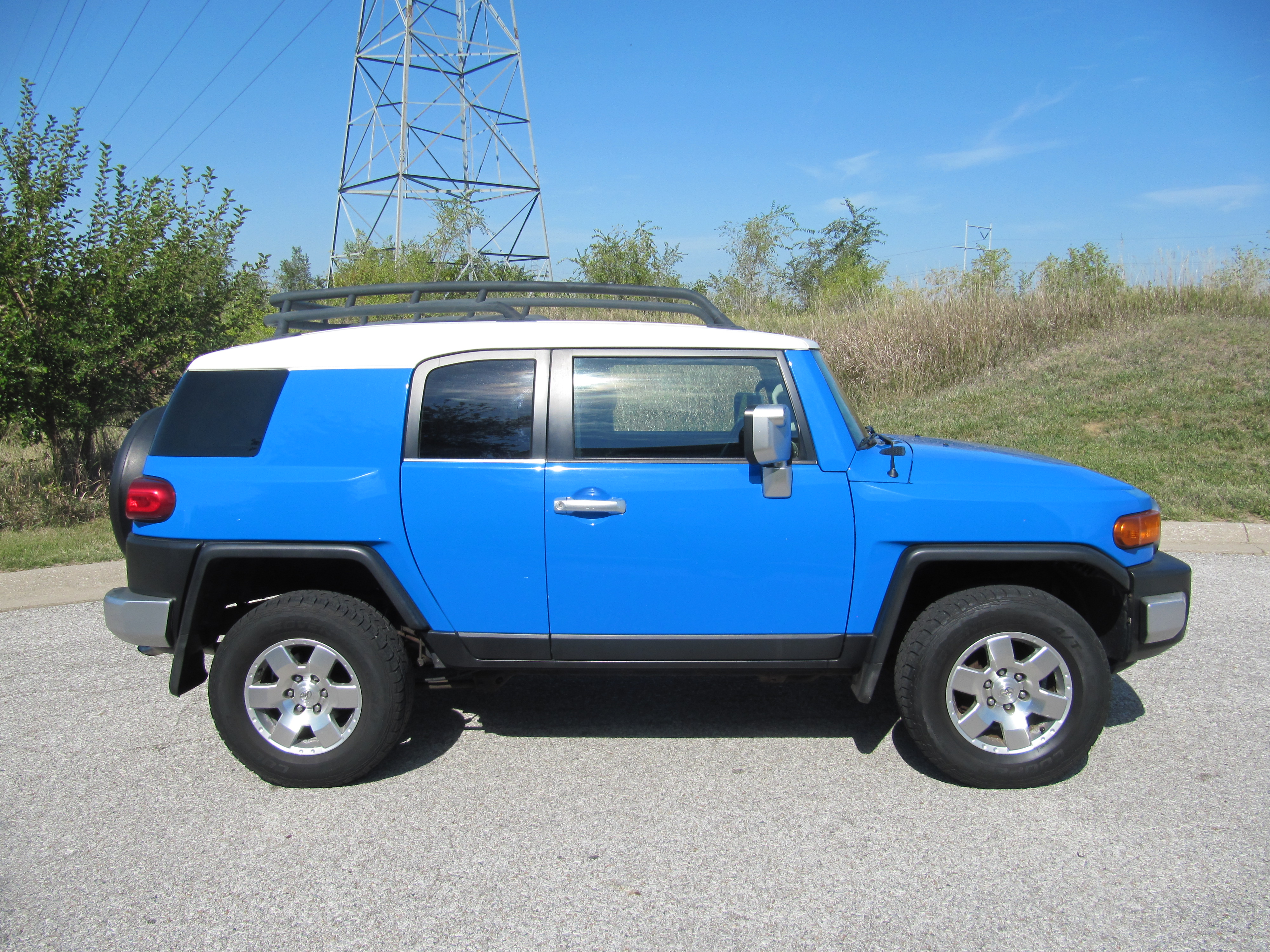 Used 2007 Toyota FJ Cruiser AWD/4WD image 9