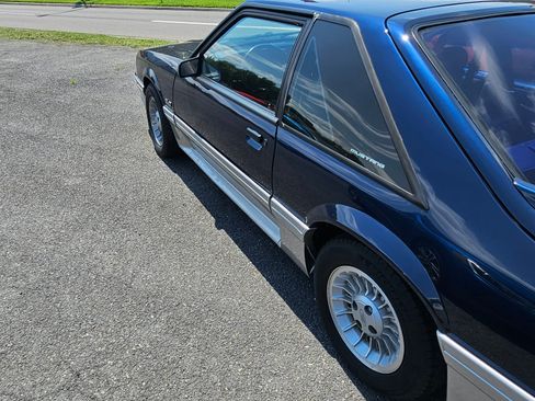 Used 1990 Ford Mustang GT Hatchback RWD image 3