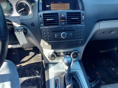 Used 2008 Mercedes-Benz C 300 Sport image 11