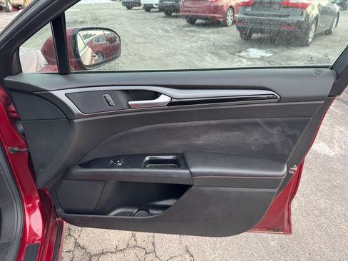 Used 2016 Ford Fusion SE image 13