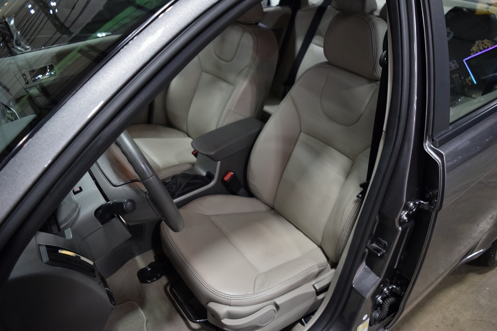 Used 2009 Ford Focus SEL Sedan FWD image 19