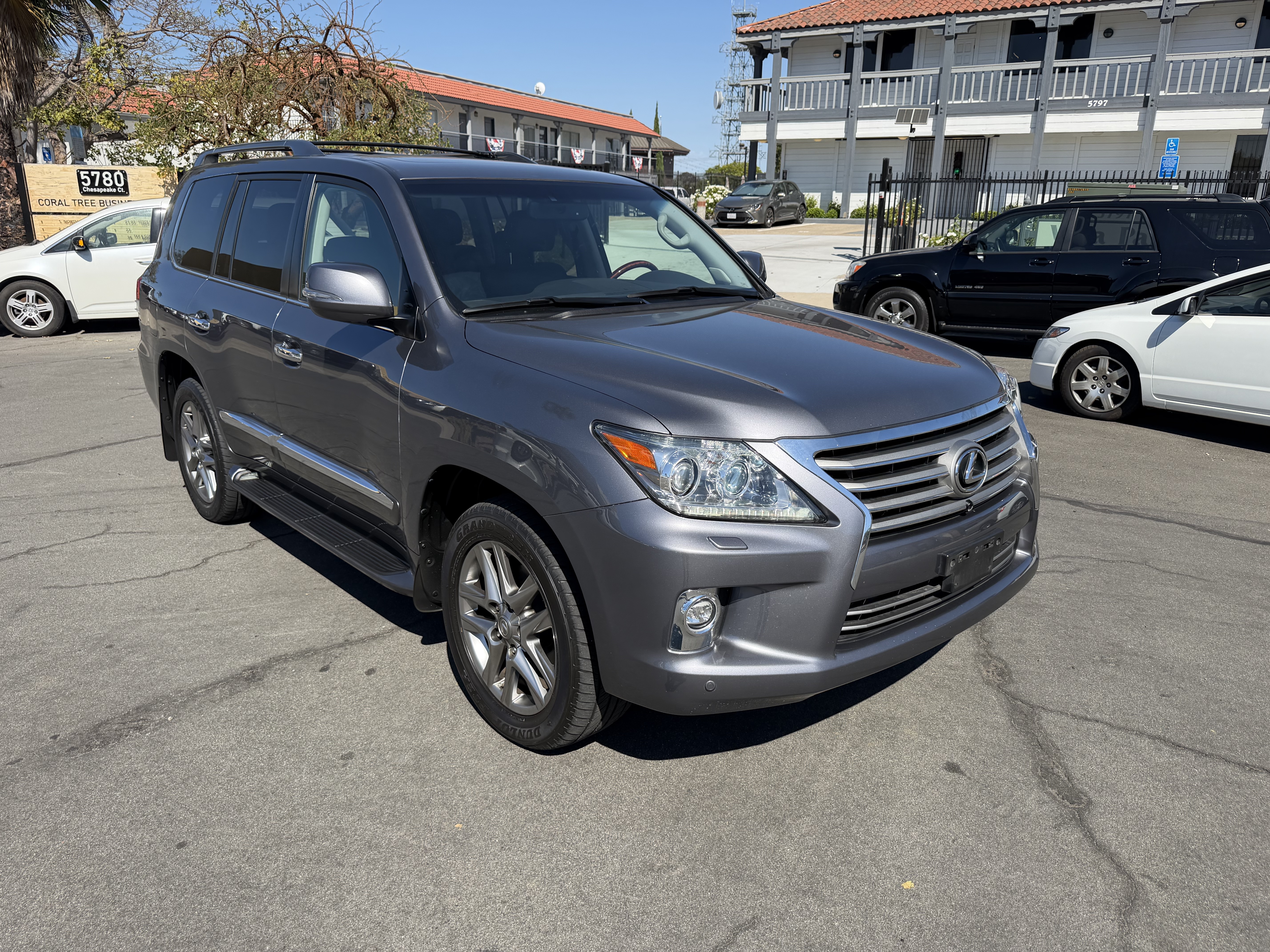 Used 2015 Lexus LX 570 4WD image 21