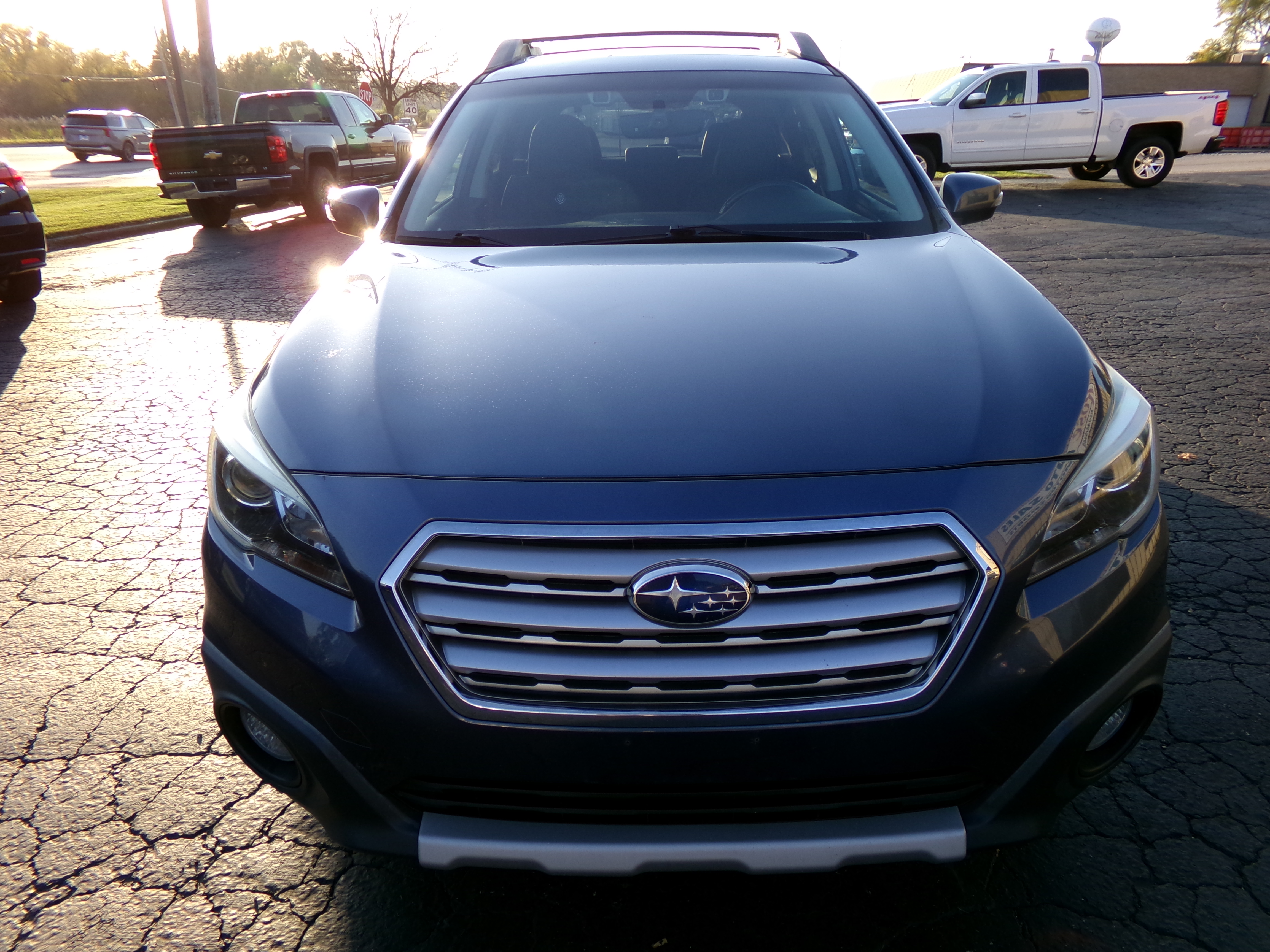 Used 2017 Subaru Outback 2.5i Limited AWD/4WD image 8