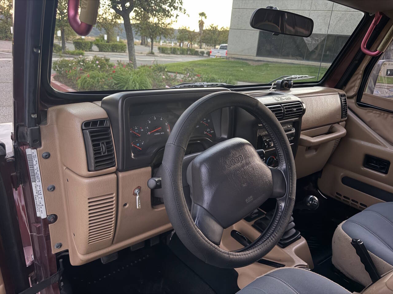 Used 2001 Jeep Wrangler 4WD Sahara image 18