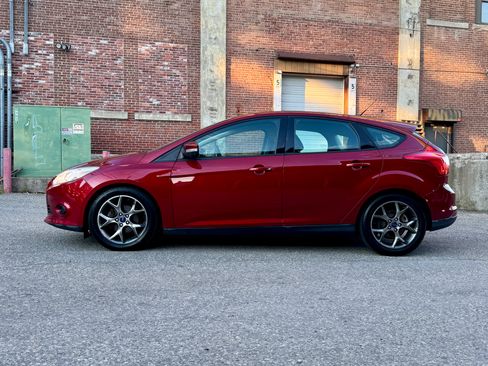 Used 2014 Ford Focus SE image 2
