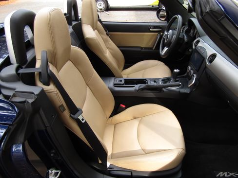 Used 2011 MAZDA MX-5 Miata Grand Touring image 12
