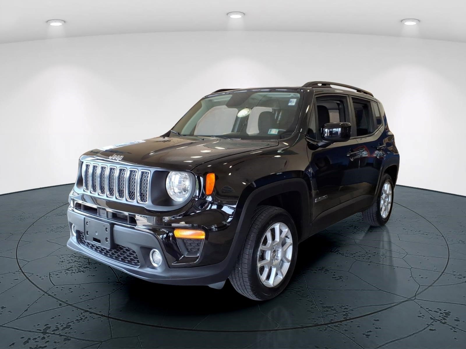 Used 2020 Jeep Renegade Latitude AWD/4WD image 6