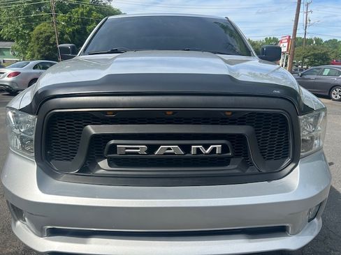 Used 2014 RAM 1500 4x4 Crew Cab ST image 8